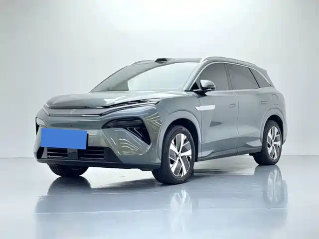 2025 BYD Tang