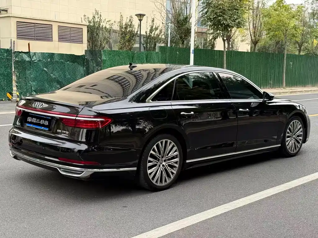 Audi A8 — миниатюра 7