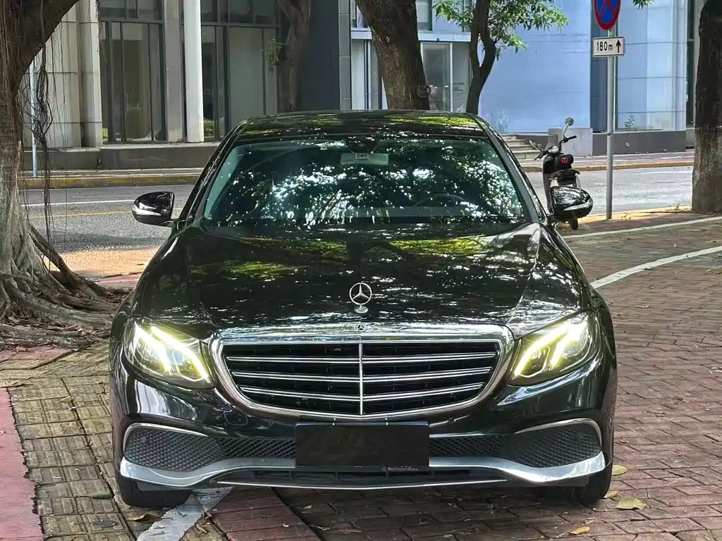 Mercedes-Benz E-Class — миниатюра 2