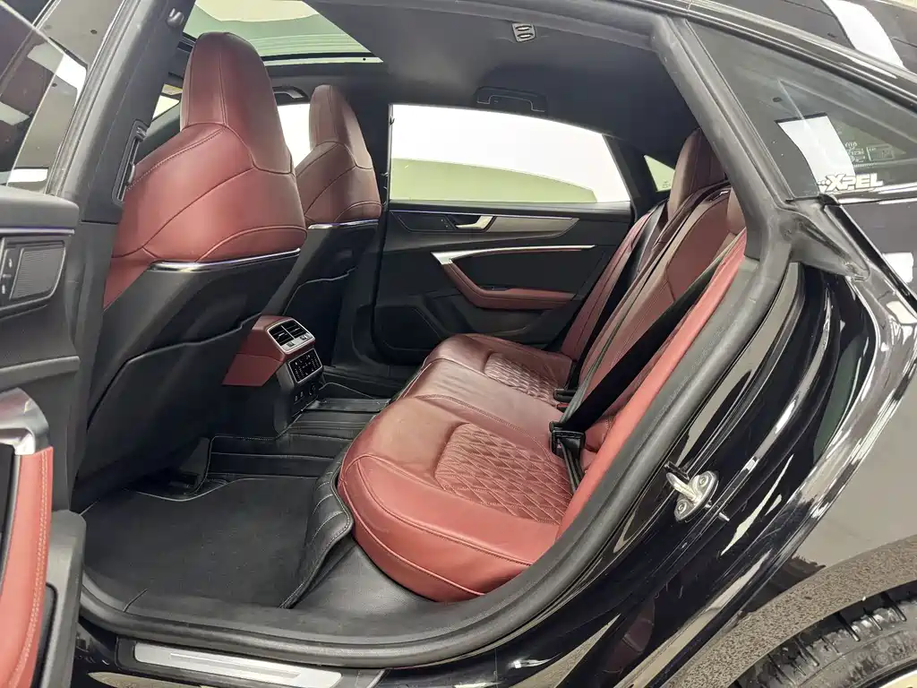 Audi A7L — миниатюра 13