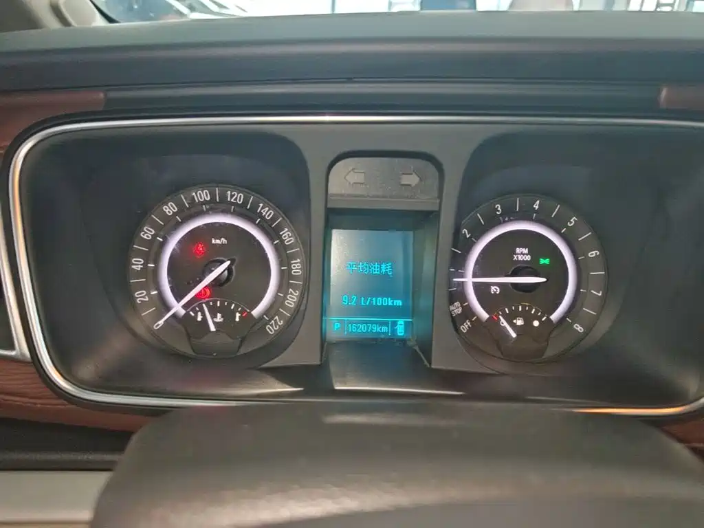 Buick GL8 — миниатюра 12
