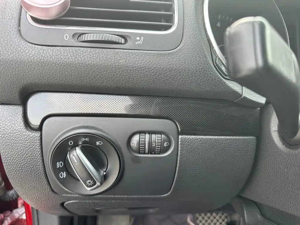 Volkswagen Golf — миниатюра 12