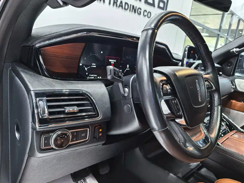 Lincoln Navigator — миниатюра 4