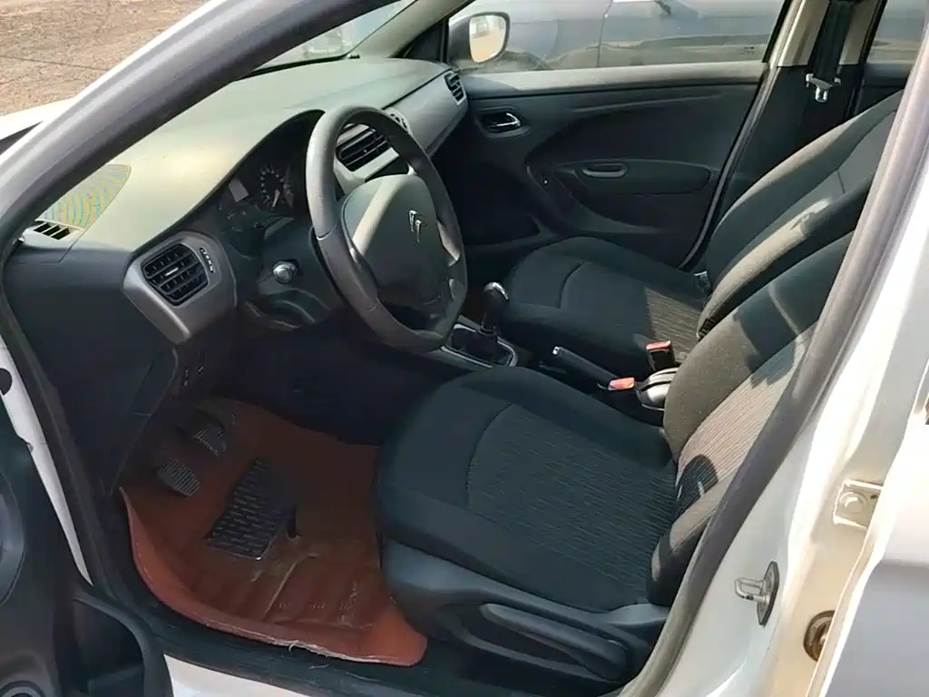 Citroen Elysee — миниатюра 16