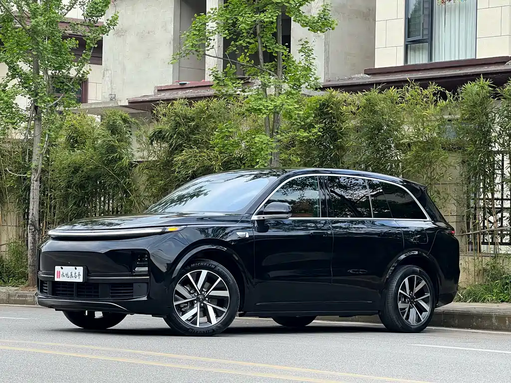 Li Auto Li L8 2024