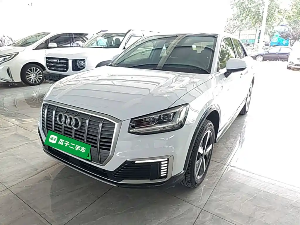 Audi Q2L E-tron
