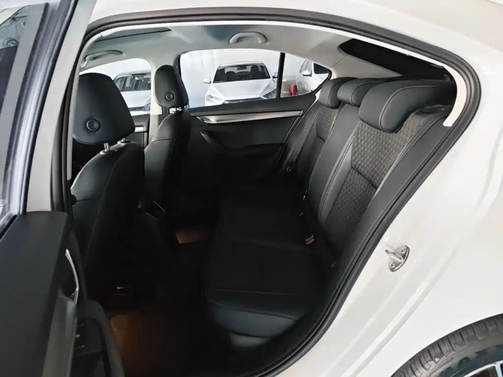 Skoda Octavia — миниатюра 17