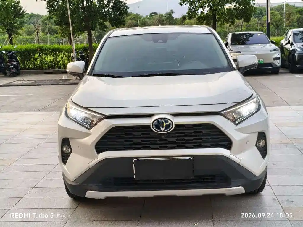 Toyota RAV4 — миниатюра 2