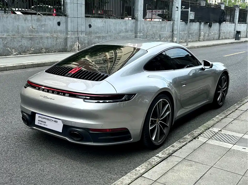 Porsche 911 2023 Carrera 3.0T