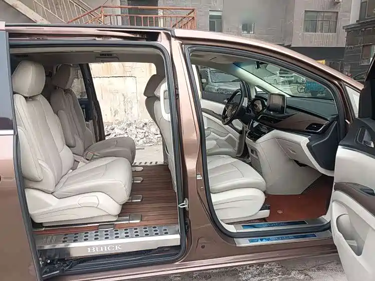 Buick GL8 — миниатюра 11