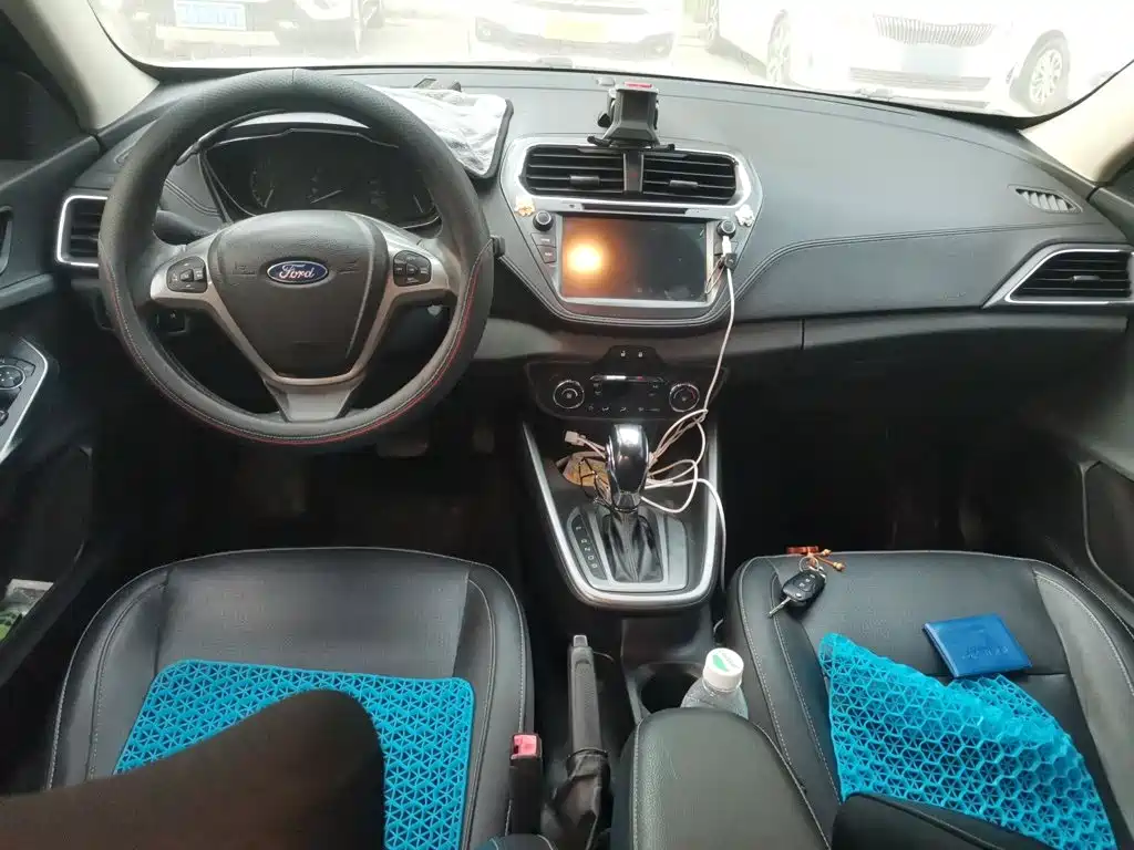 Ford Escort — миниатюра 10