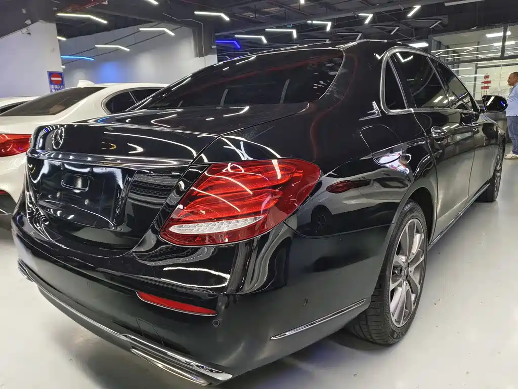 Mercedes-Benz E-Class — миниатюра 18