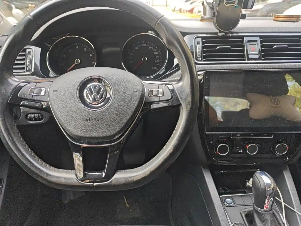 Volkswagen Sagitar — миниатюра 10