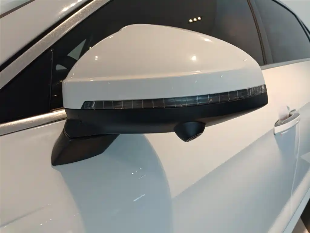 Audi A4L — миниатюра 10