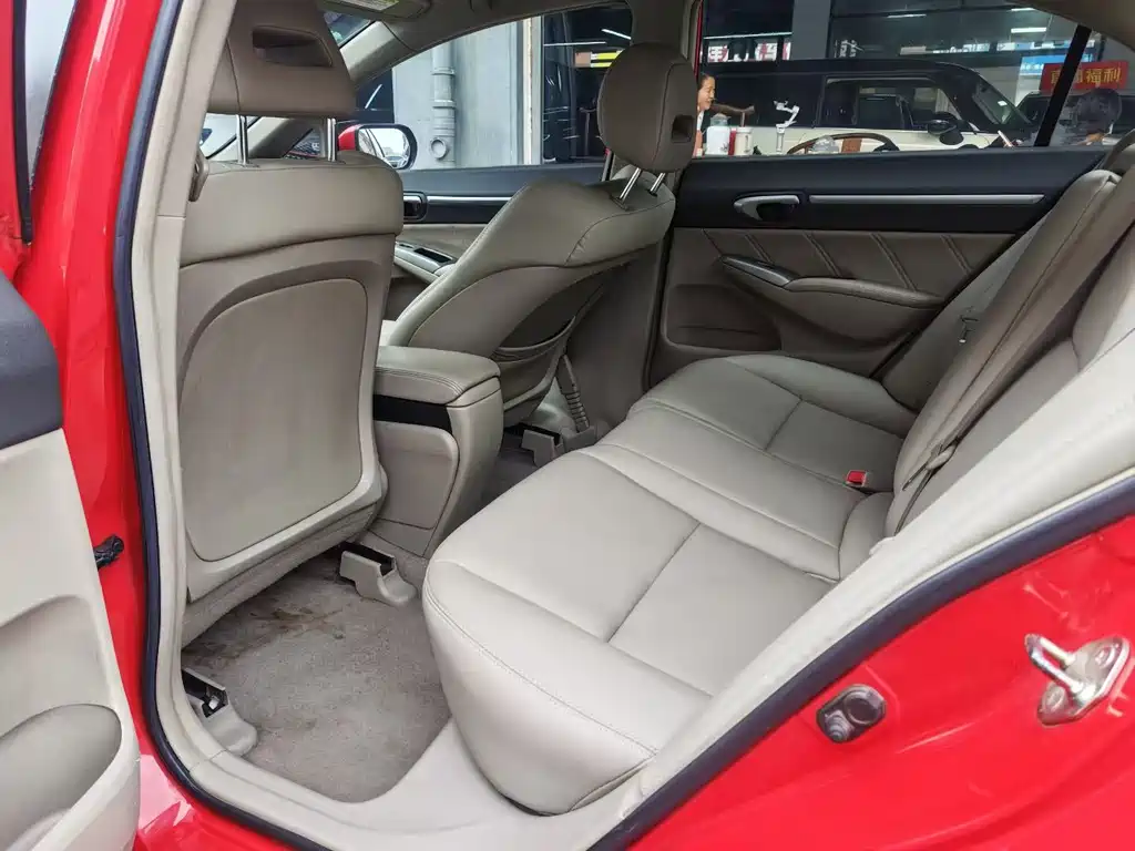 Honda Civic — миниатюра 8