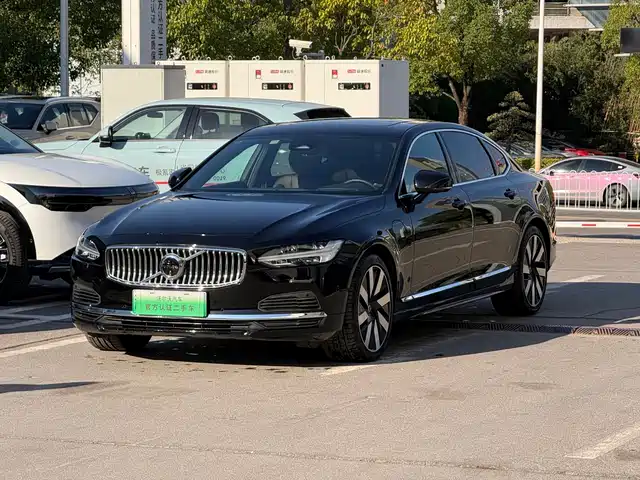 VOLVO S90 PLUG IN HYBRID 2024