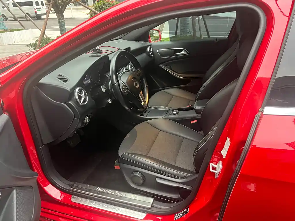 Mercedes-Benz A-Class (Import) — миниатюра 7