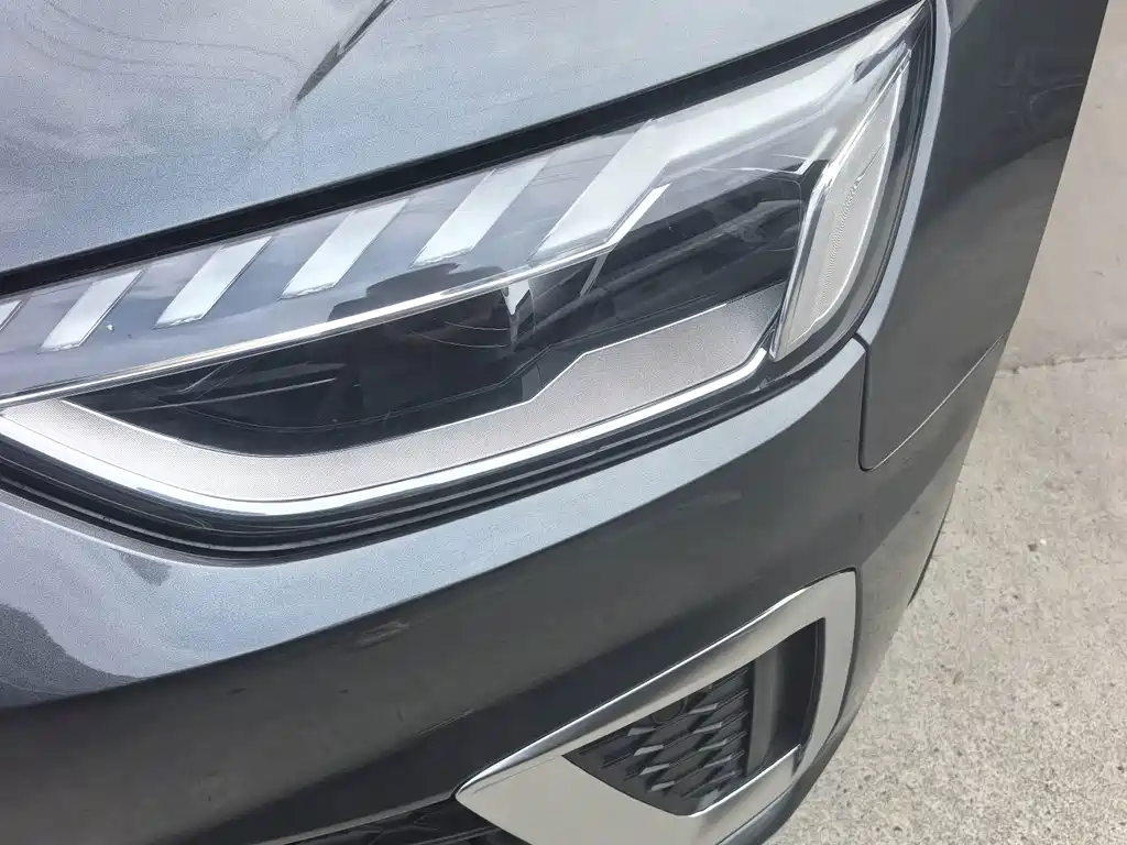 Audi A4L — миниатюра 14