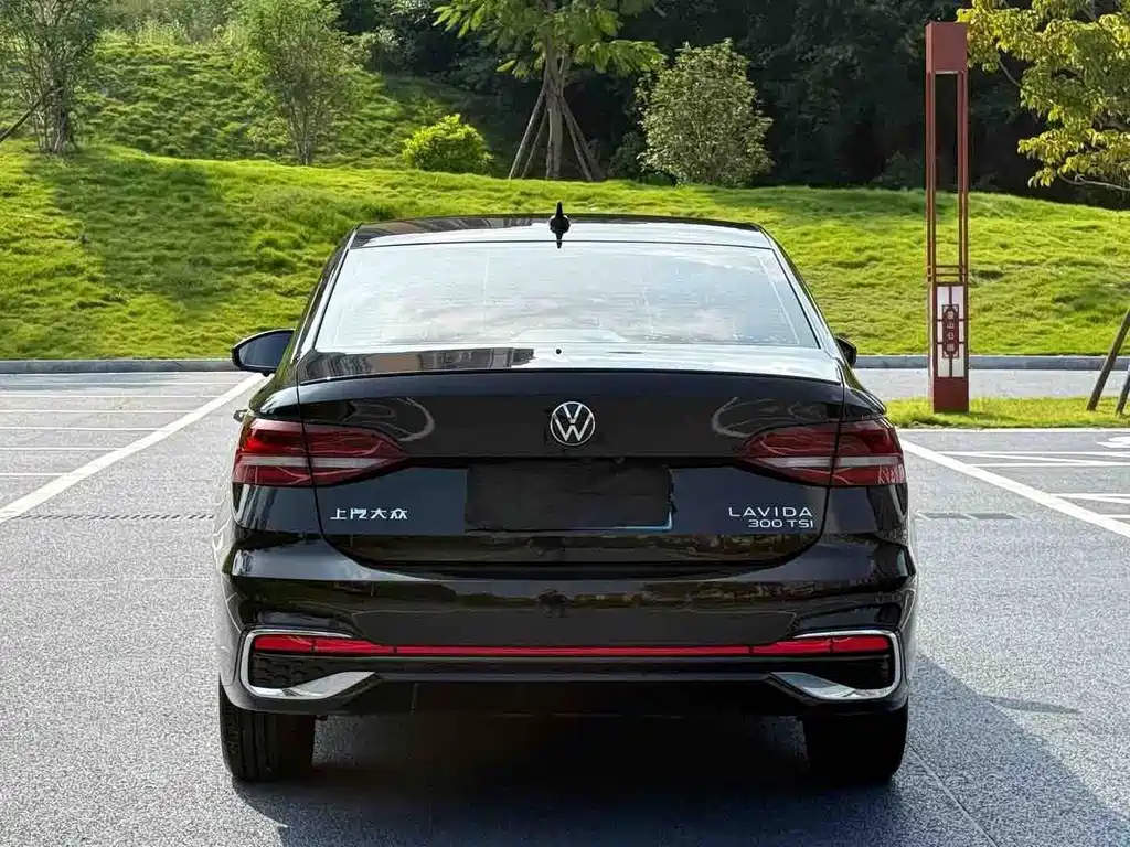 Volkswagen Lavida — миниатюра 5