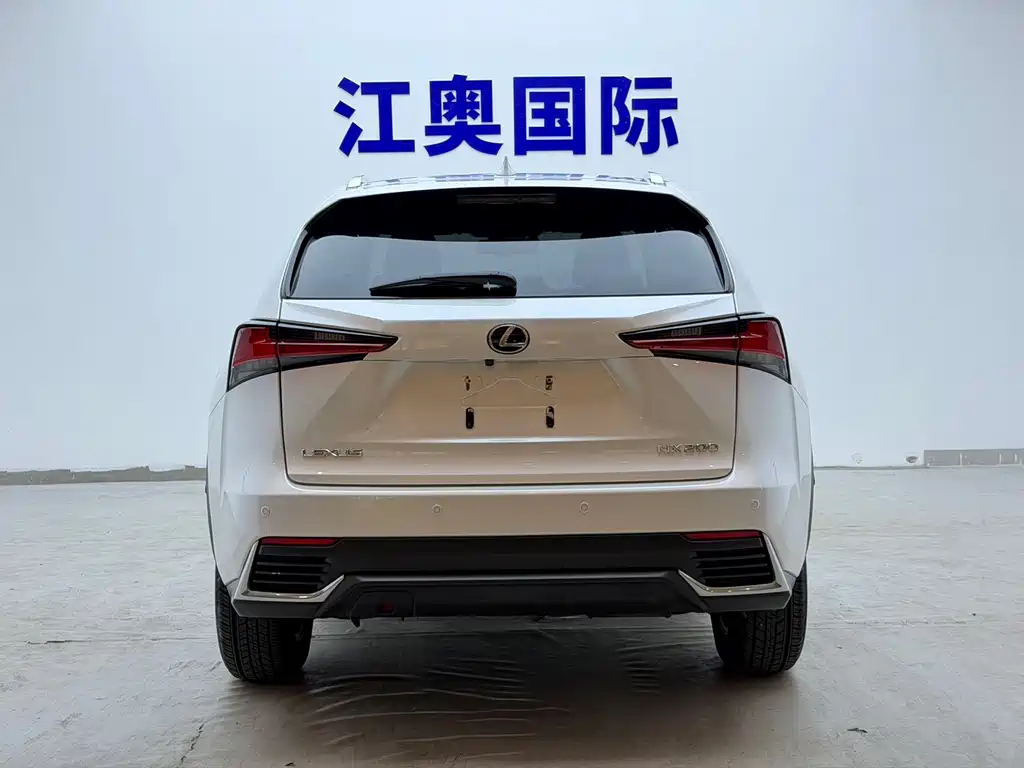 Lexus NX — миниатюра 20