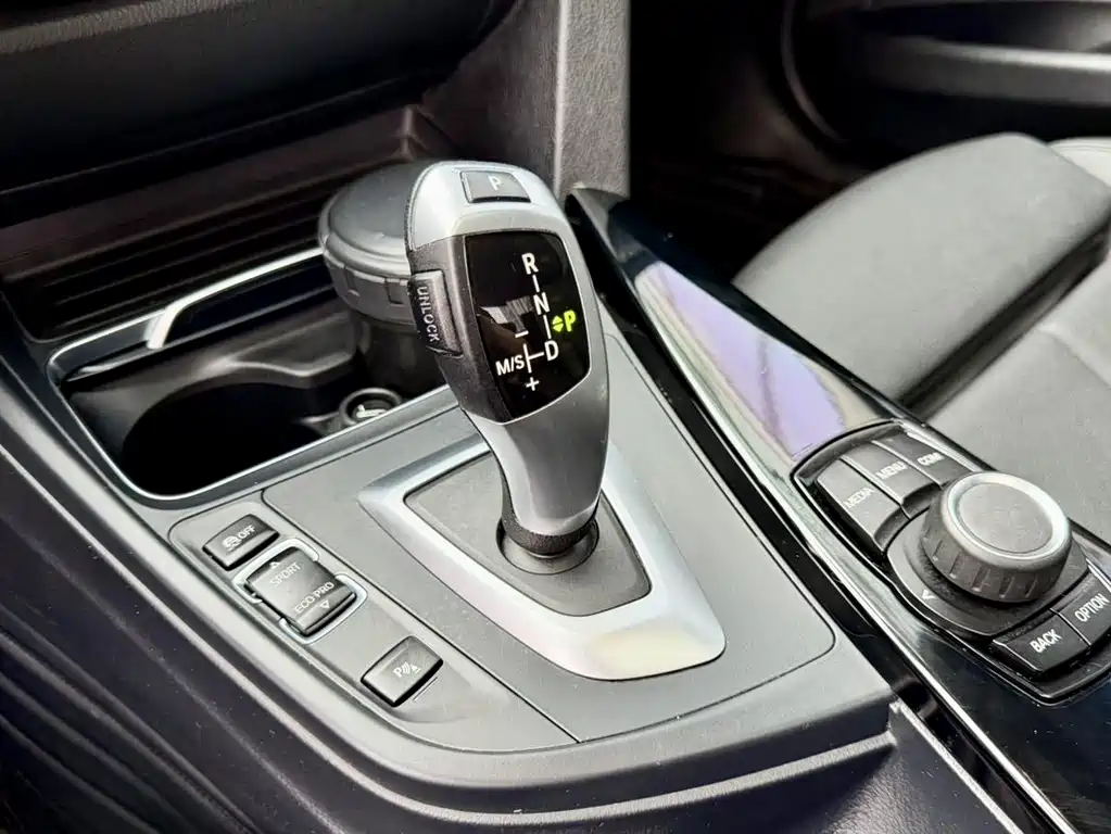 BMW 3 Series — миниатюра 12