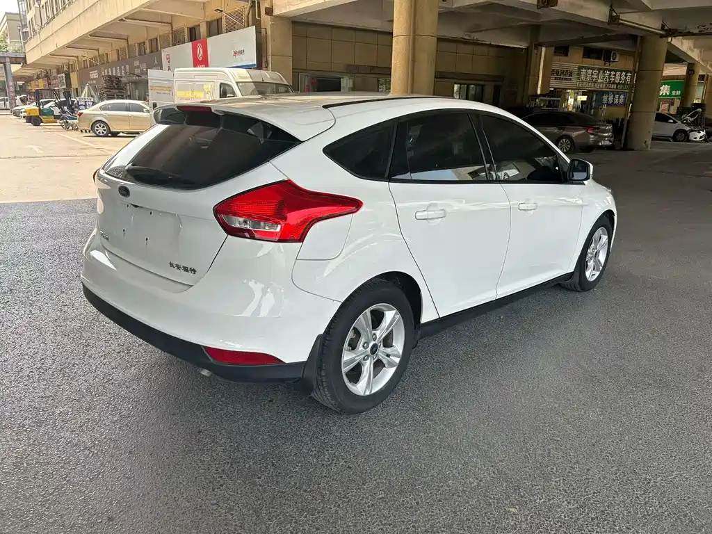 Ford Focus — миниатюра 4