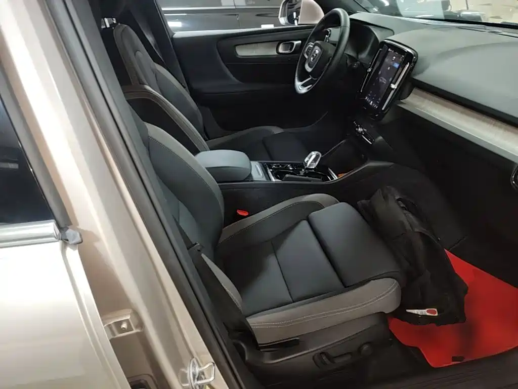 Volvo XC40 — миниатюра 25