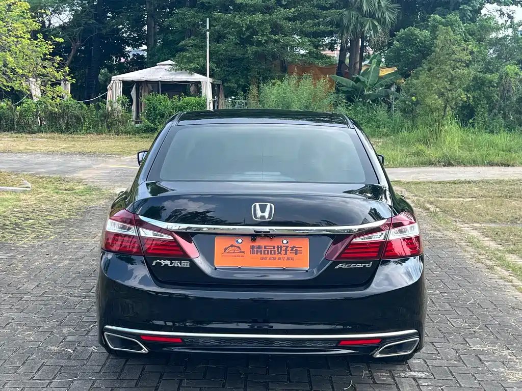 Honda Accord — миниатюра 16