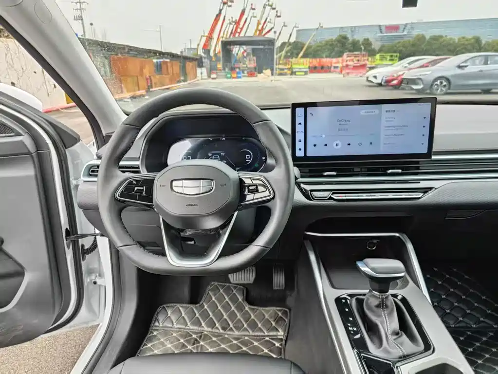 Geely Emgrand — миниатюра 20