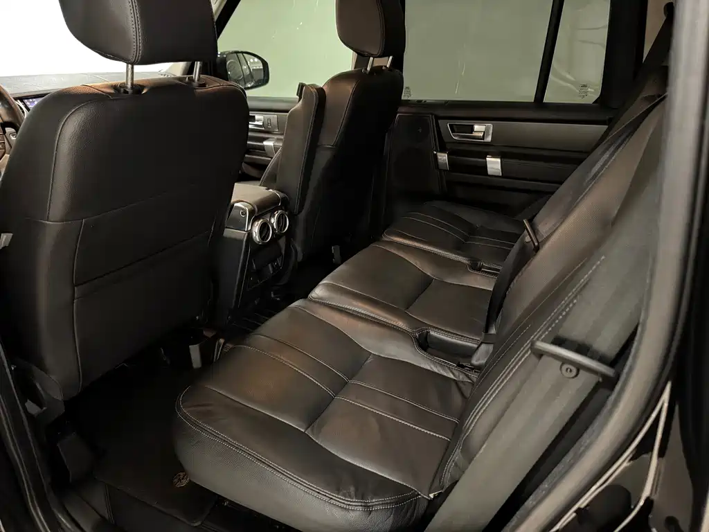 Land Rover Discovery — миниатюра 7