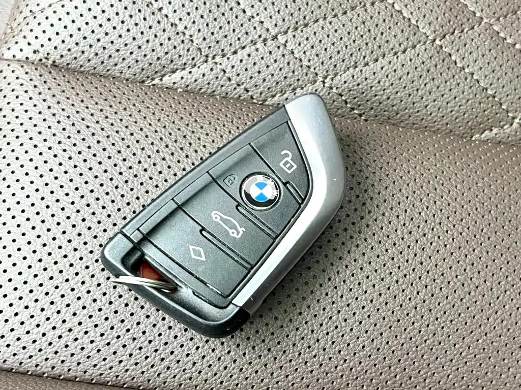 BMW iX3 — миниатюра 10