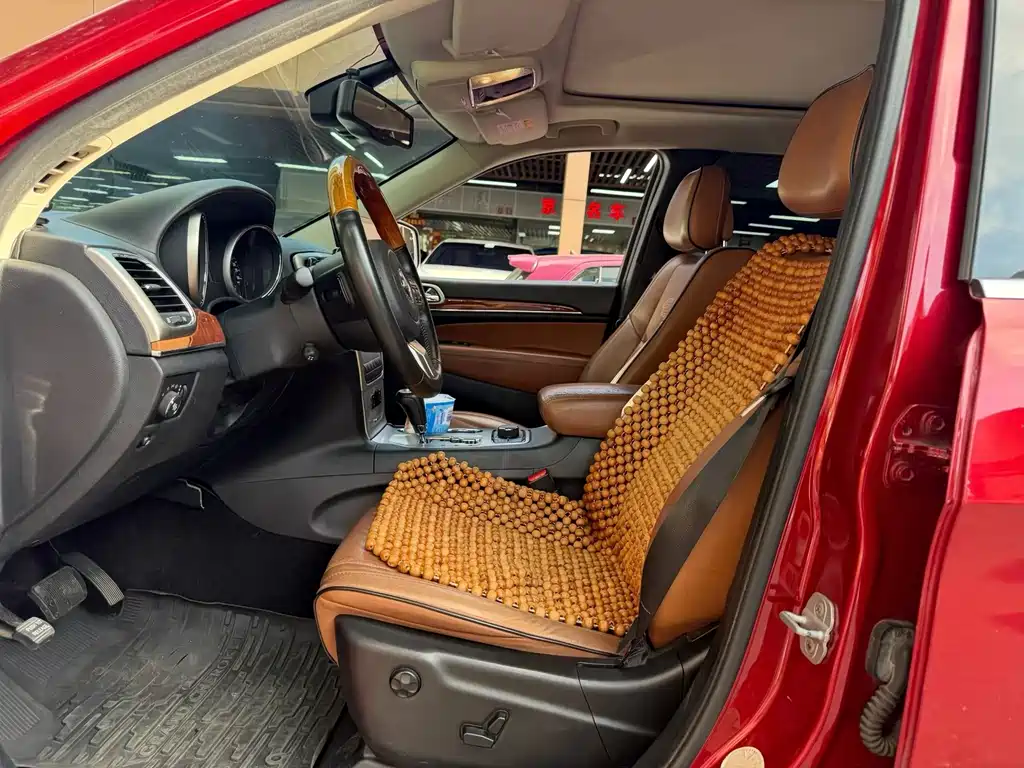 Jeep Grand Cherokee (Import) — миниатюра 3