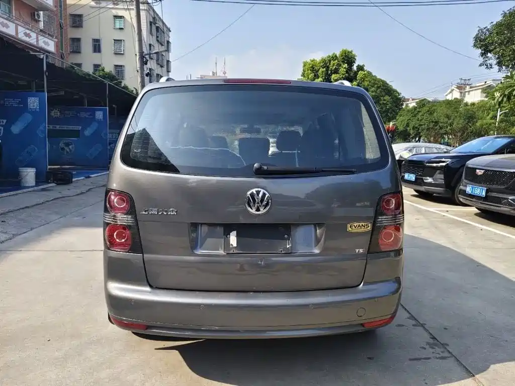 Volkswagen Touran — миниатюра 4