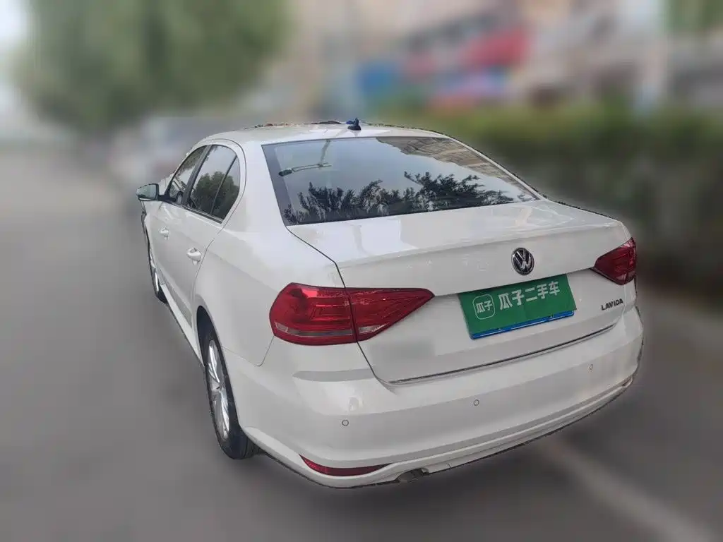Volkswagen Lavida — миниатюра 4