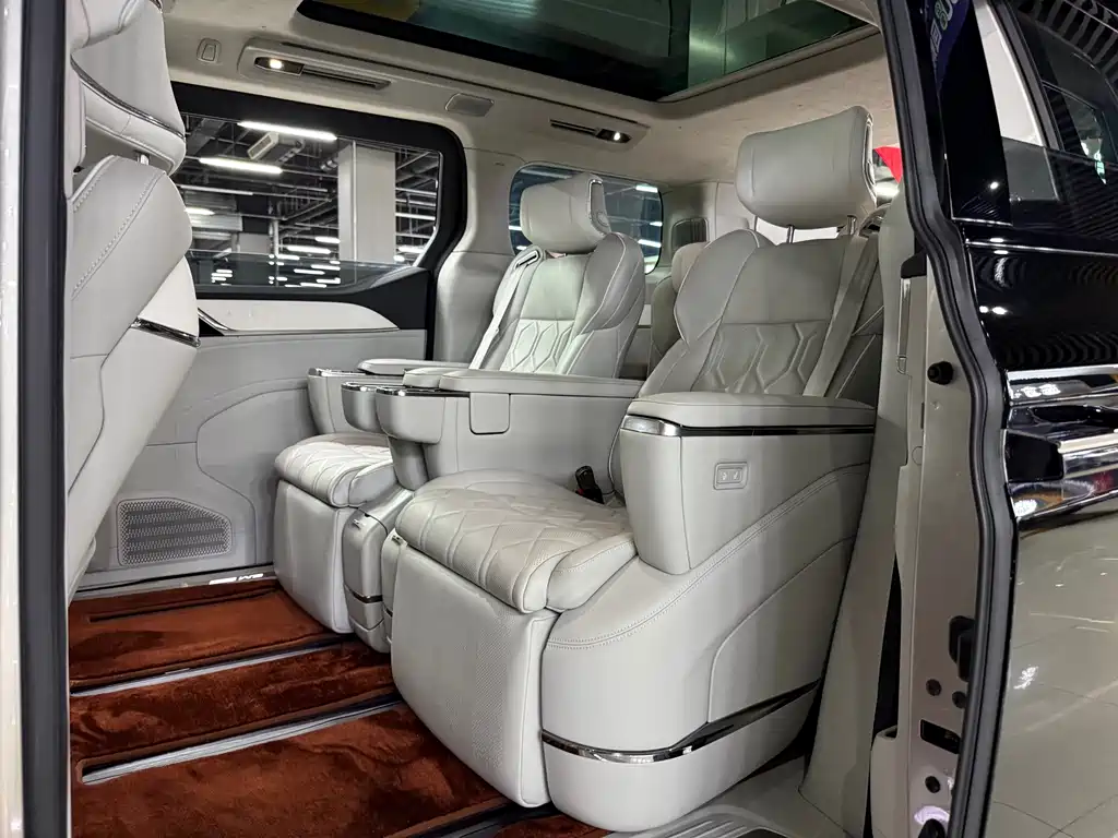 Volvo EM90 — миниатюра 15