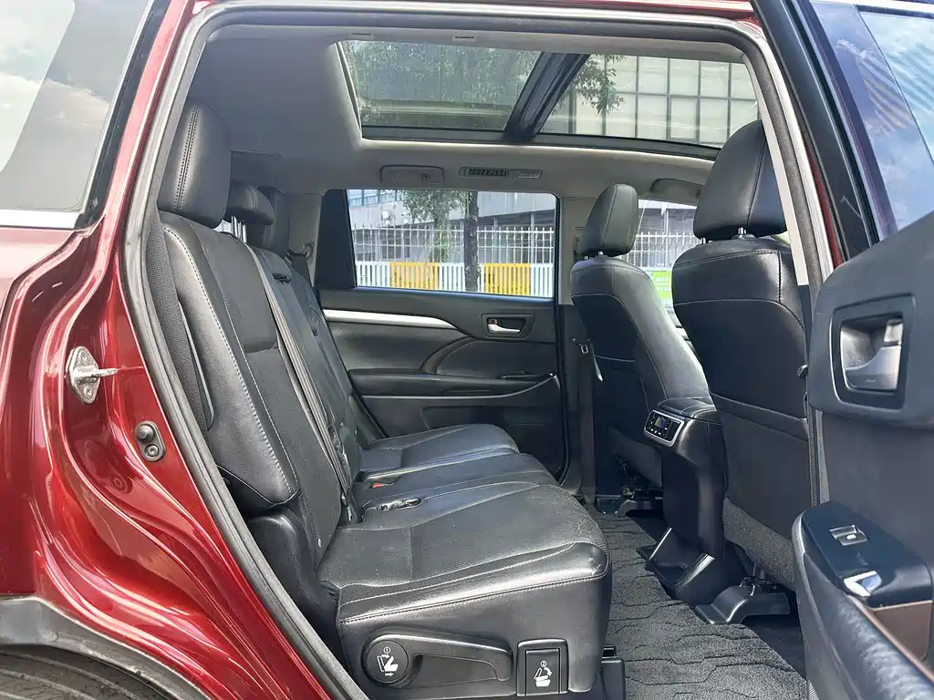 Toyota Highlander — миниатюра 24