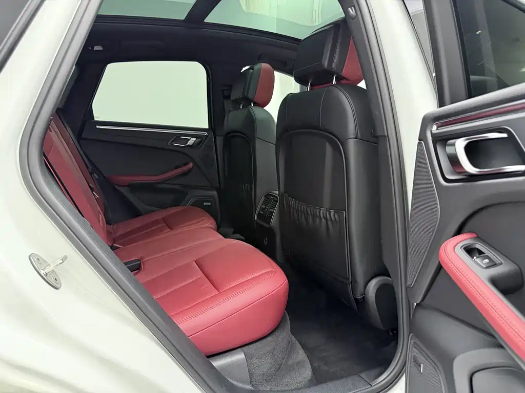 Porsche Macan — миниатюра 28