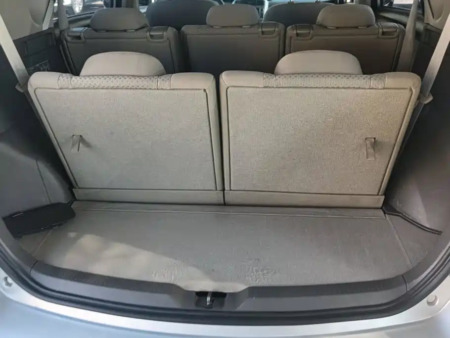 Toyota Verso — миниатюра 4