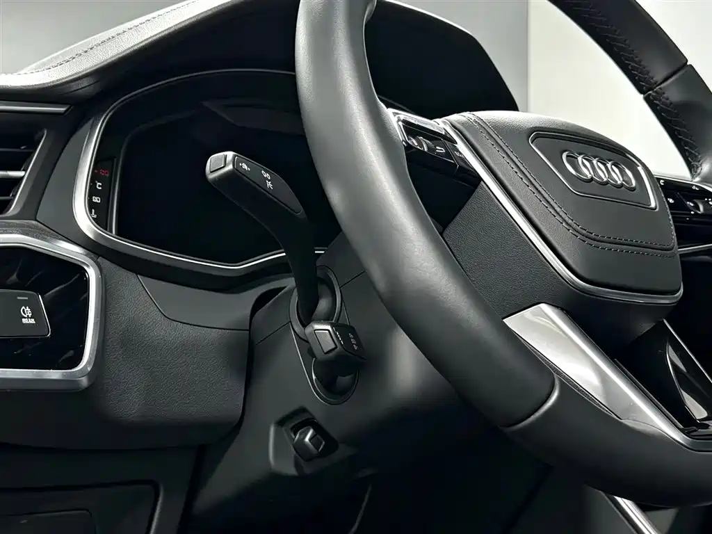Audi A6L — миниатюра 12