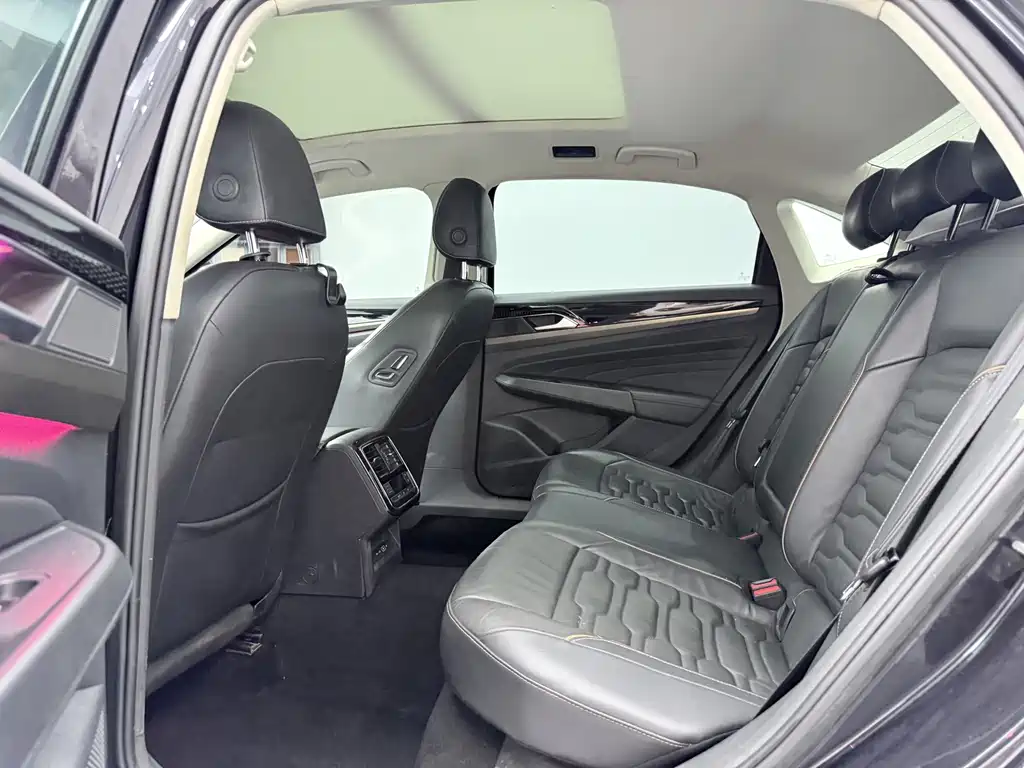 Volkswagen Passat — миниатюра 11
