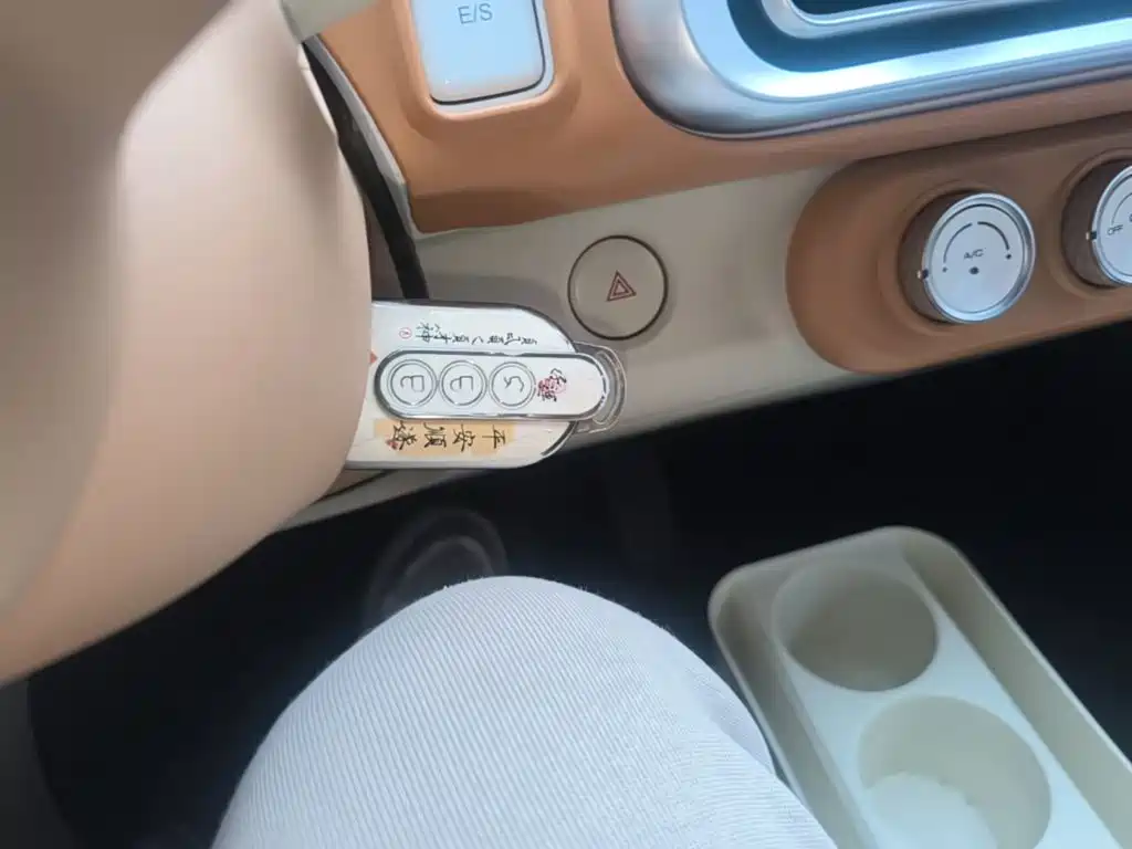 Wuling MINIEV — миниатюра 9