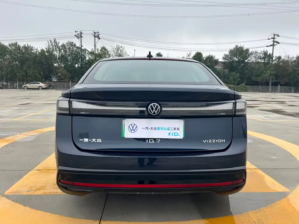 VOLKSWAGEN ID.7 VIZZION