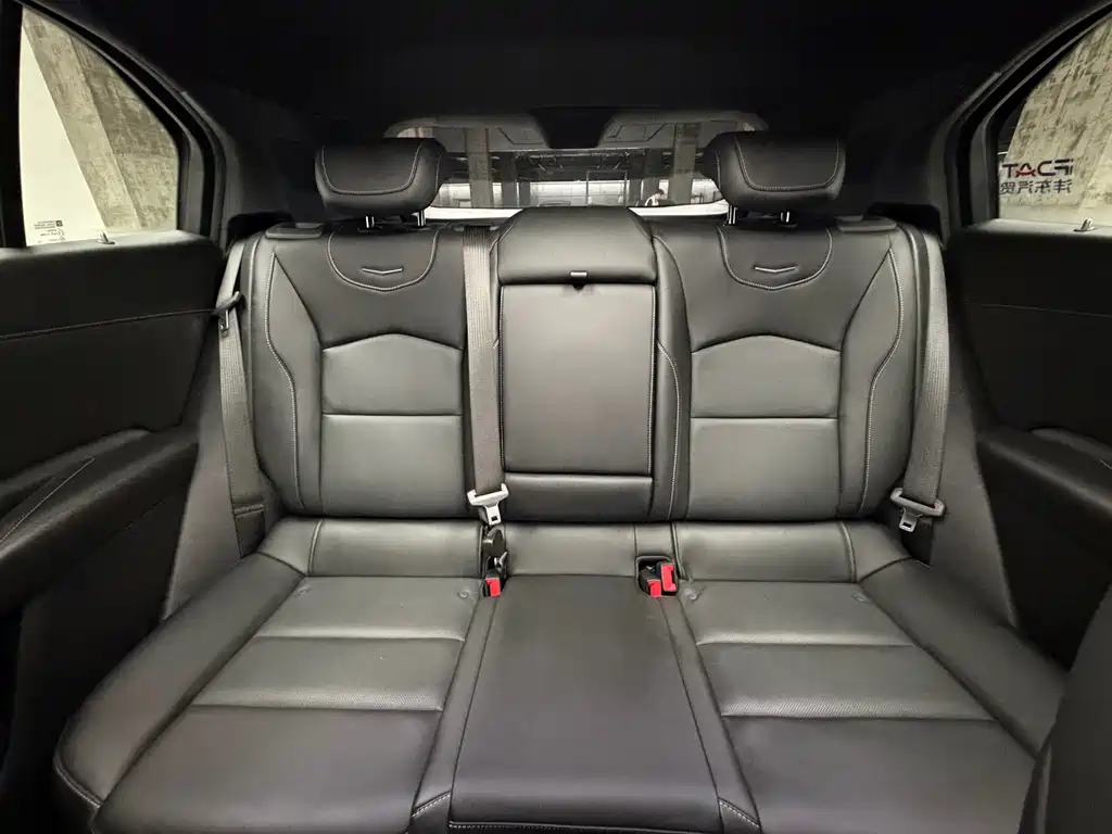 Cadillac XT4 — миниатюра 14