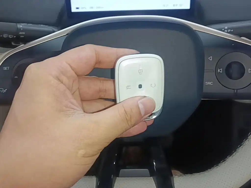 ARCFOX Beta T1 — миниатюра 9