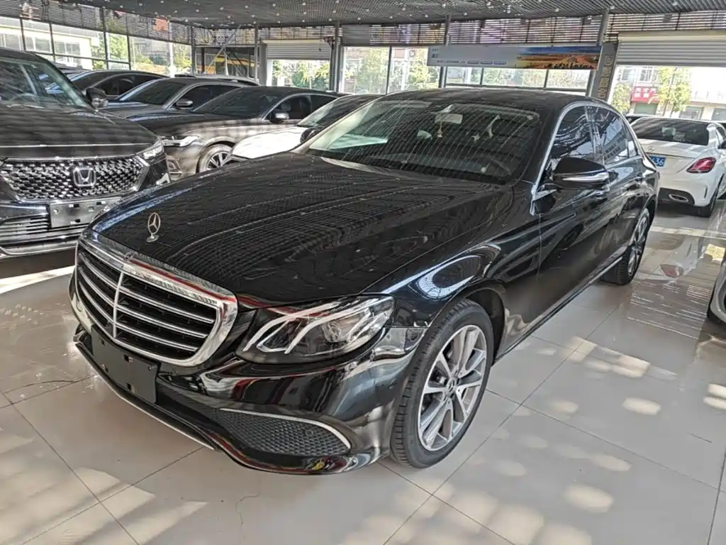 Mercedes-Benz E-Class — миниатюра 2