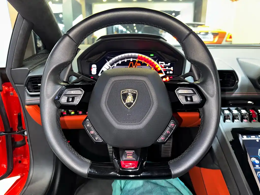 LAMBORGHINI HURACÁN