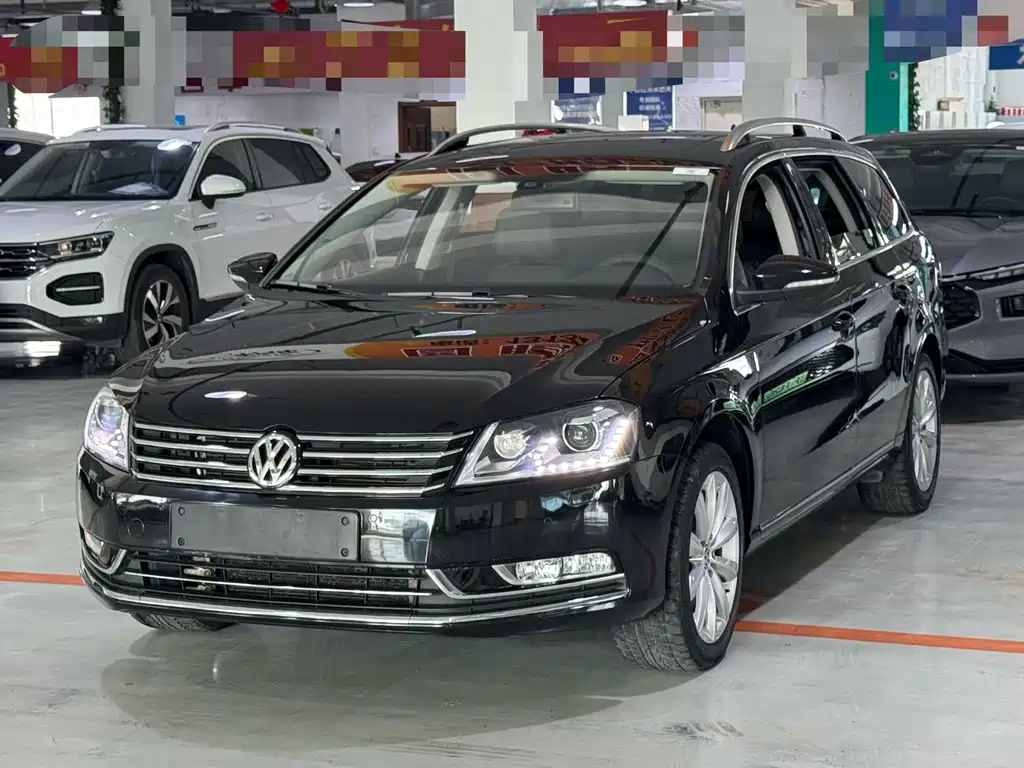 Volkswagen Magotan (Import) 2013