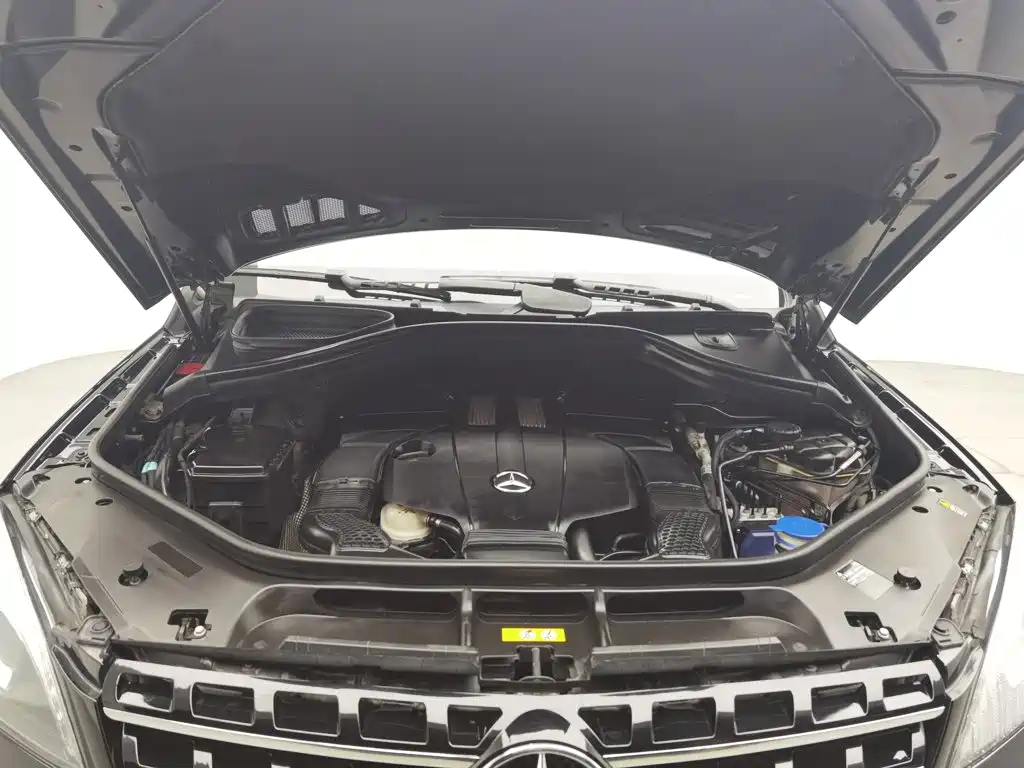 Mercedes-Benz M-Class — миниатюра 6
