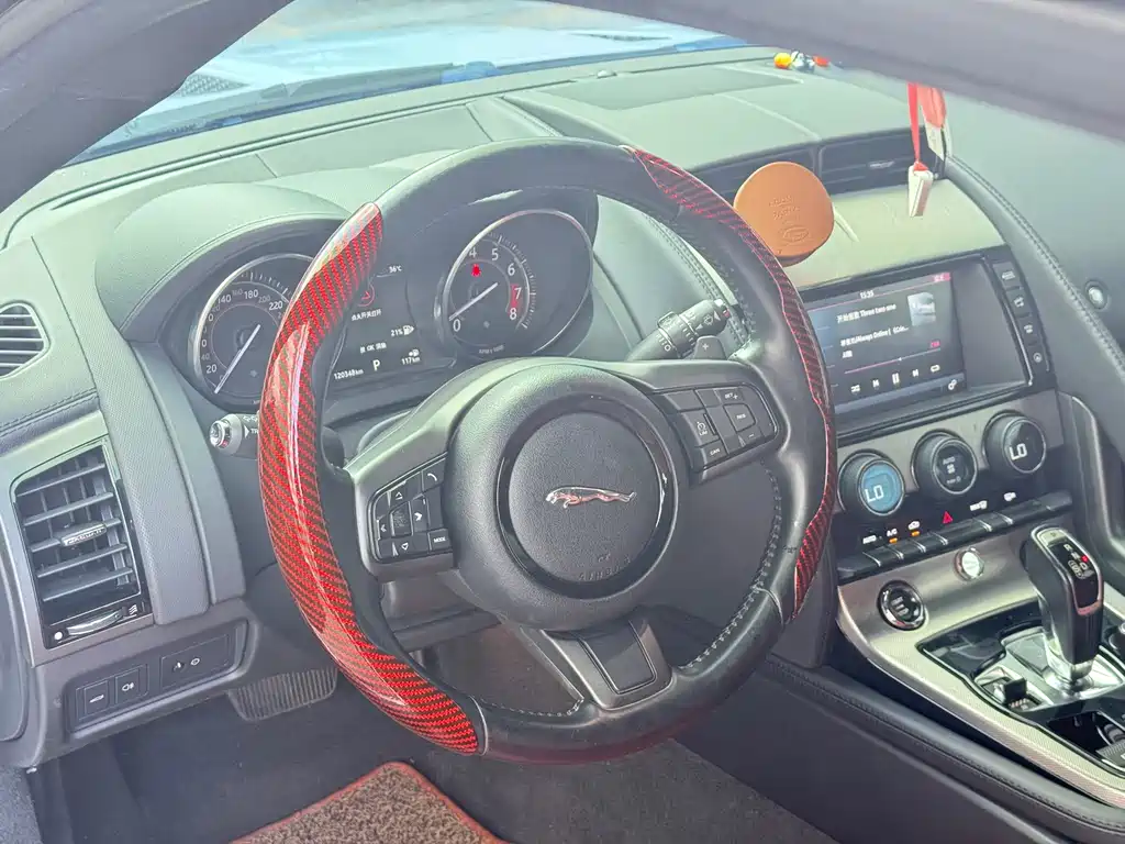 Jaguar F-TYPE — миниатюра 8
