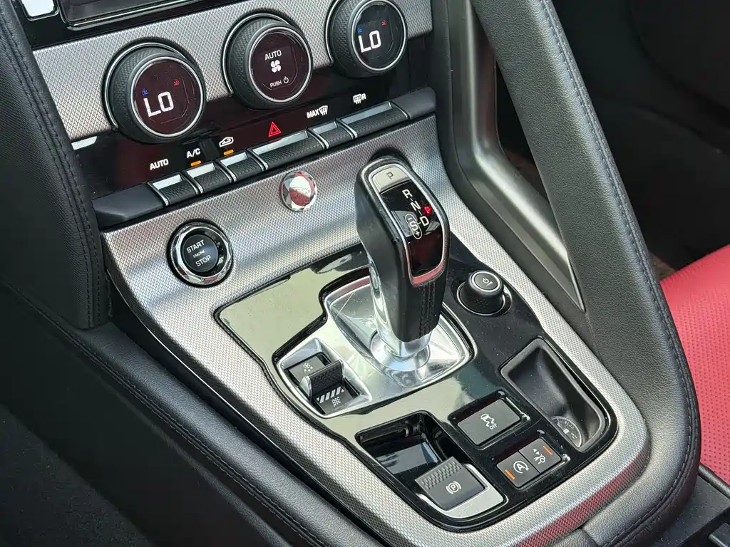 Jaguar F-TYPE — миниатюра 12